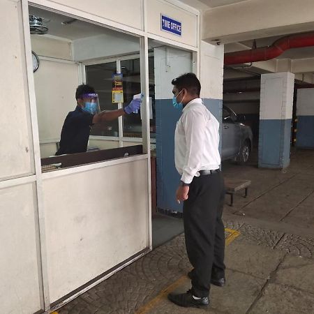Hampshire Plaza Hotel Hyderabad Bagian luar foto
