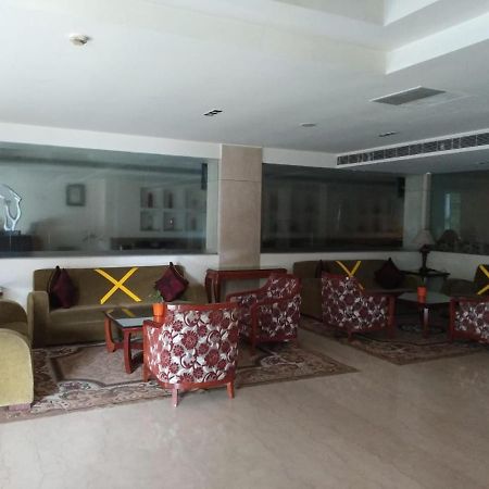 Hampshire Plaza Hotel Hyderabad Bagian luar foto