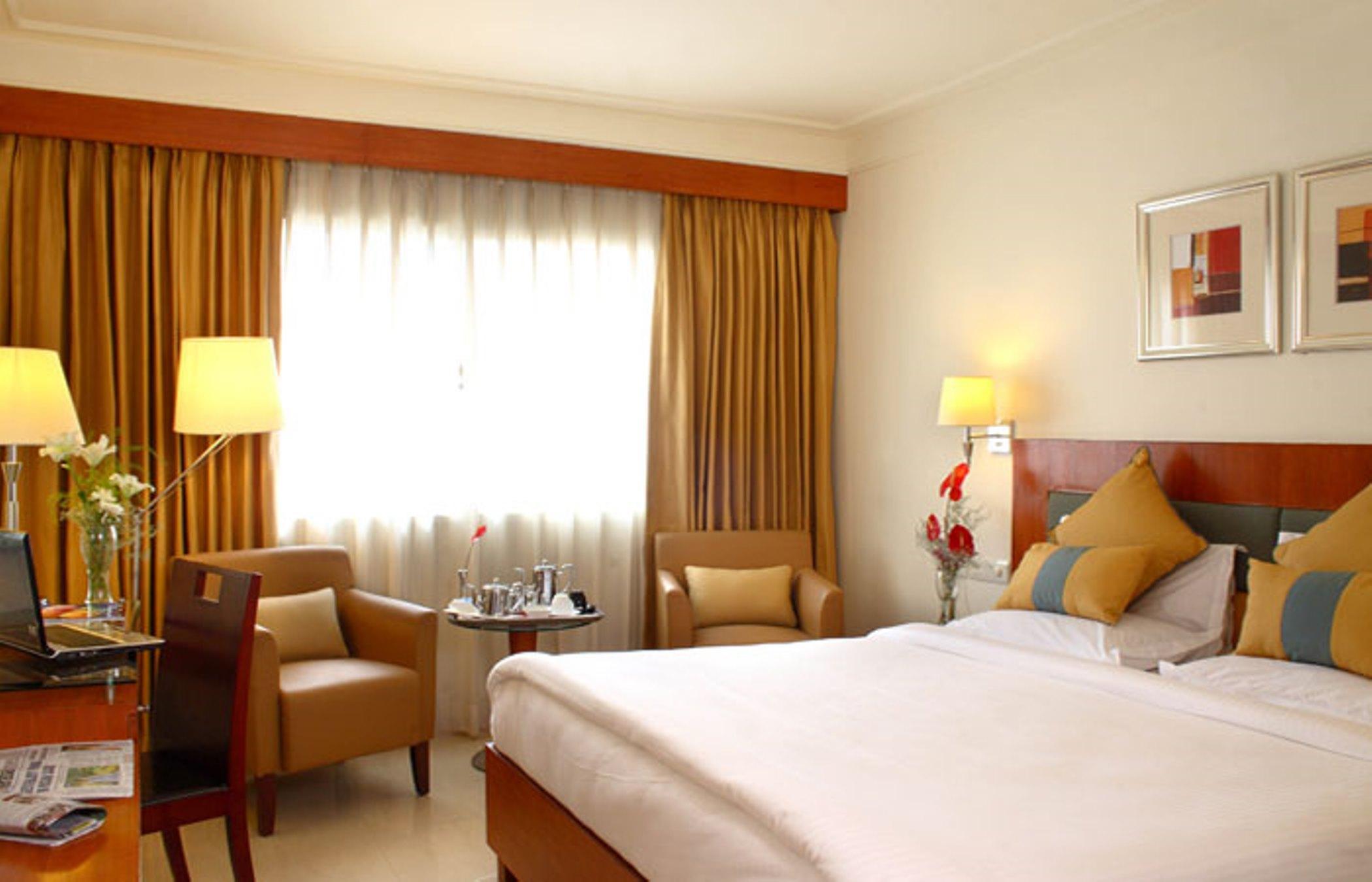 Hampshire Plaza Hotel Hyderabad Bagian luar foto