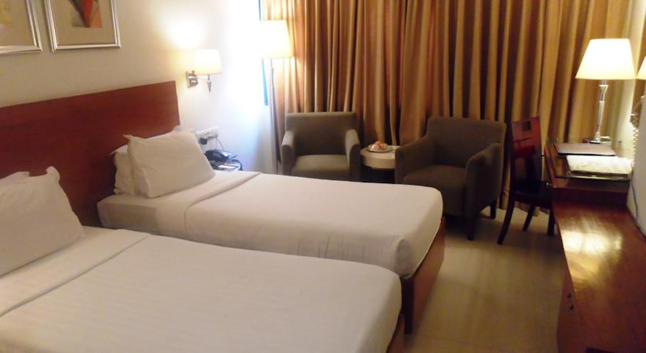 Hampshire Plaza Hotel Hyderabad Bagian luar foto