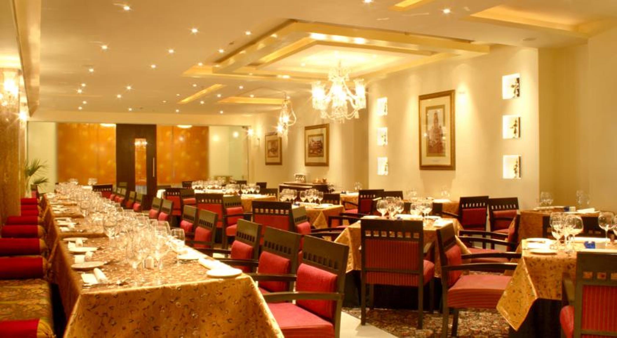 Hampshire Plaza Hotel Hyderabad Bagian luar foto