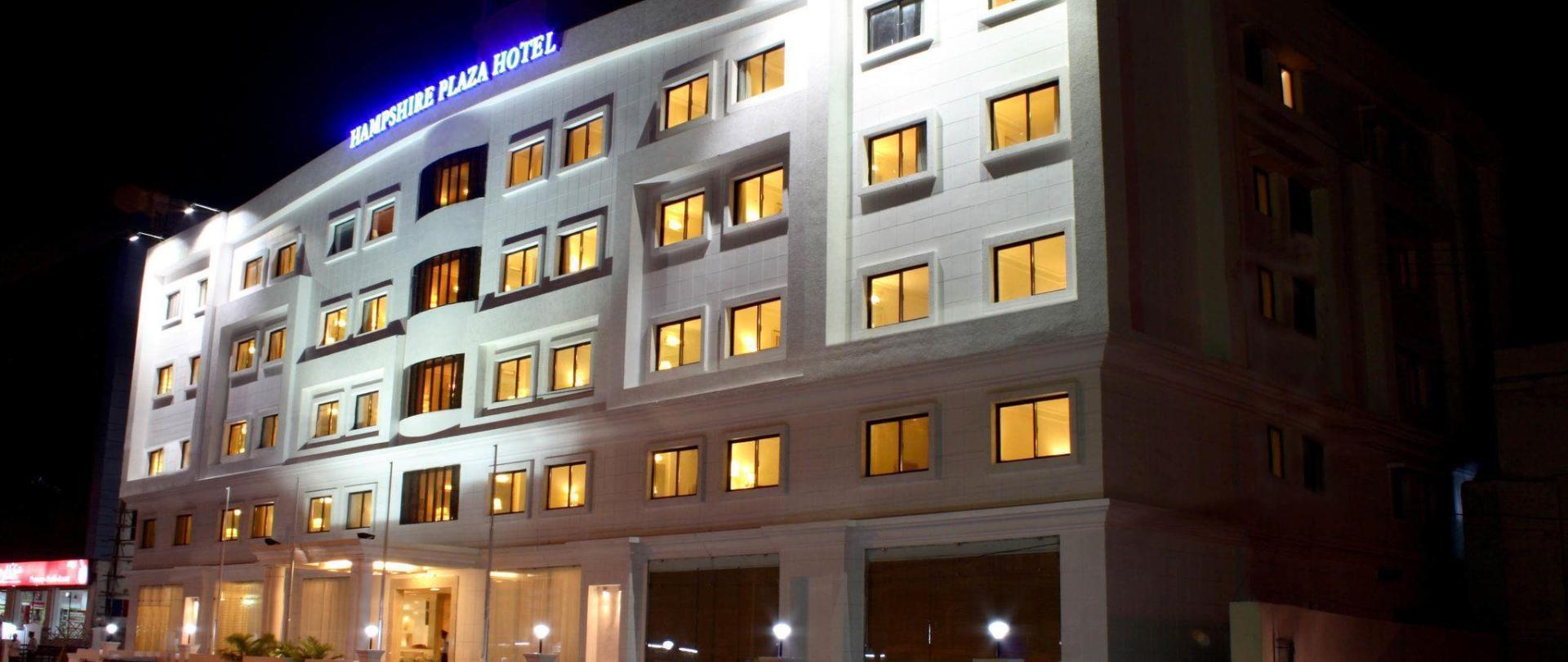 Hampshire Plaza Hotel Hyderabad Bagian luar foto