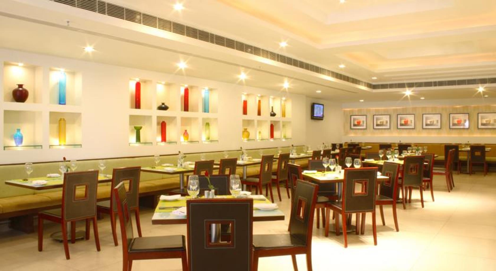 Hampshire Plaza Hotel Hyderabad Bagian luar foto