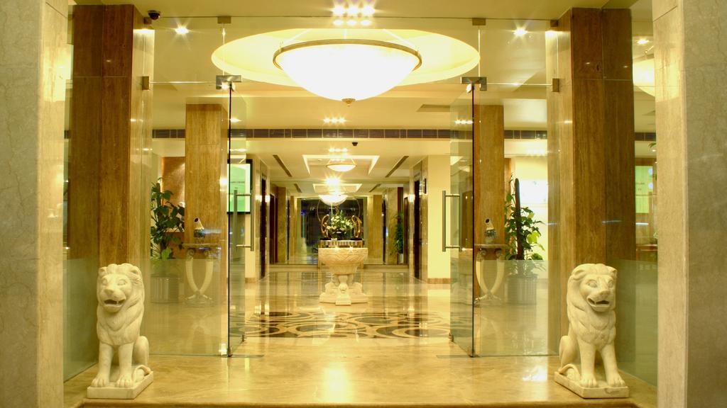 Hampshire Plaza Hotel Hyderabad Bagian luar foto