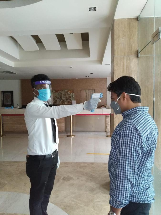 Hampshire Plaza Hotel Hyderabad Bagian luar foto