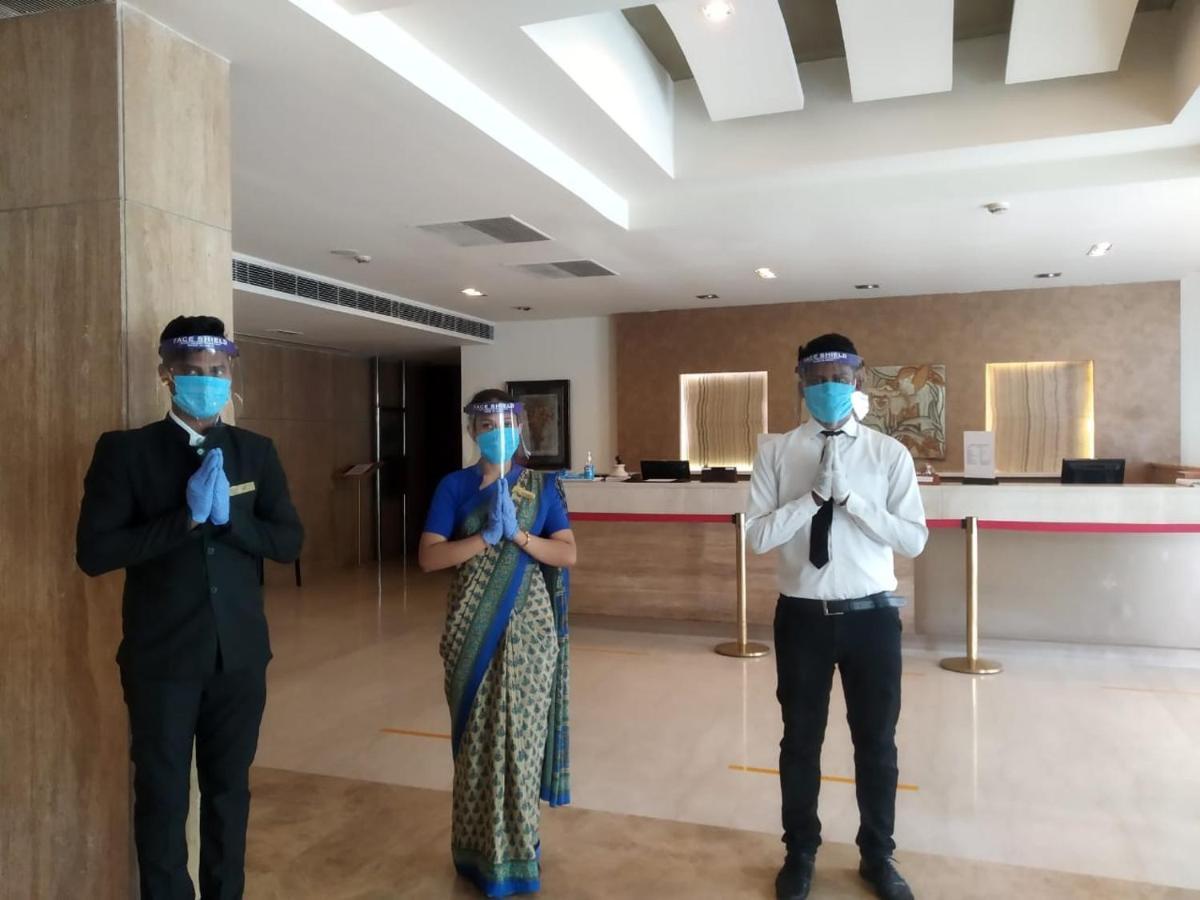 Hampshire Plaza Hotel Hyderabad Bagian luar foto
